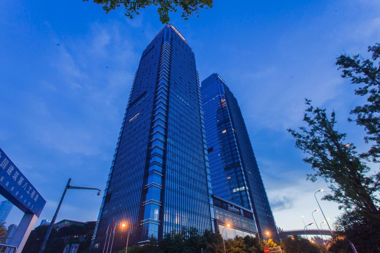 Radisson Blu Plaza Chongqing - Free 2 Bottle Of Local Beer Per Room During Stay ภายนอก รูปภาพ