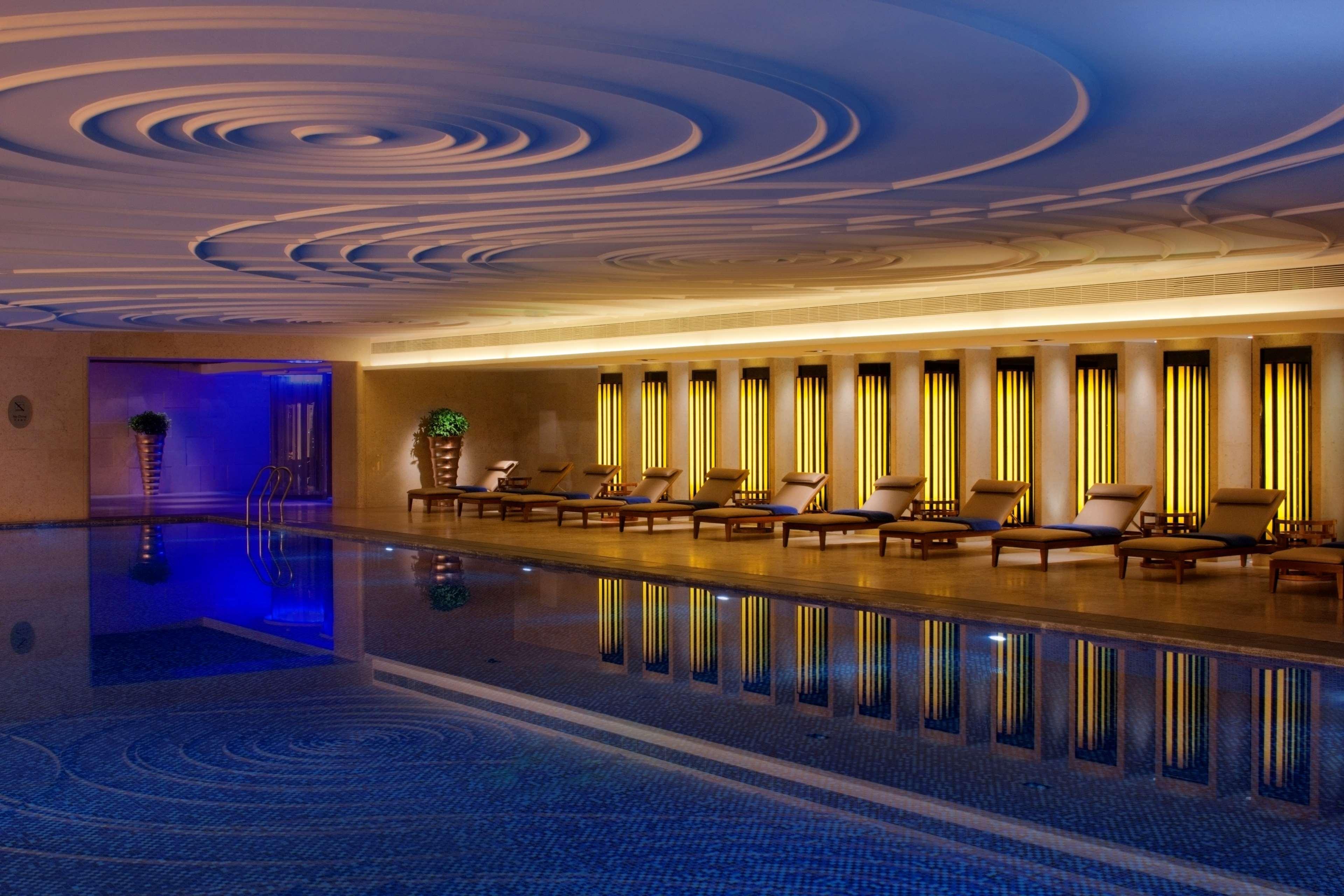 Radisson Blu Plaza Chongqing - Free 2 Bottle Of Local Beer Per Room During Stay ภายนอก รูปภาพ