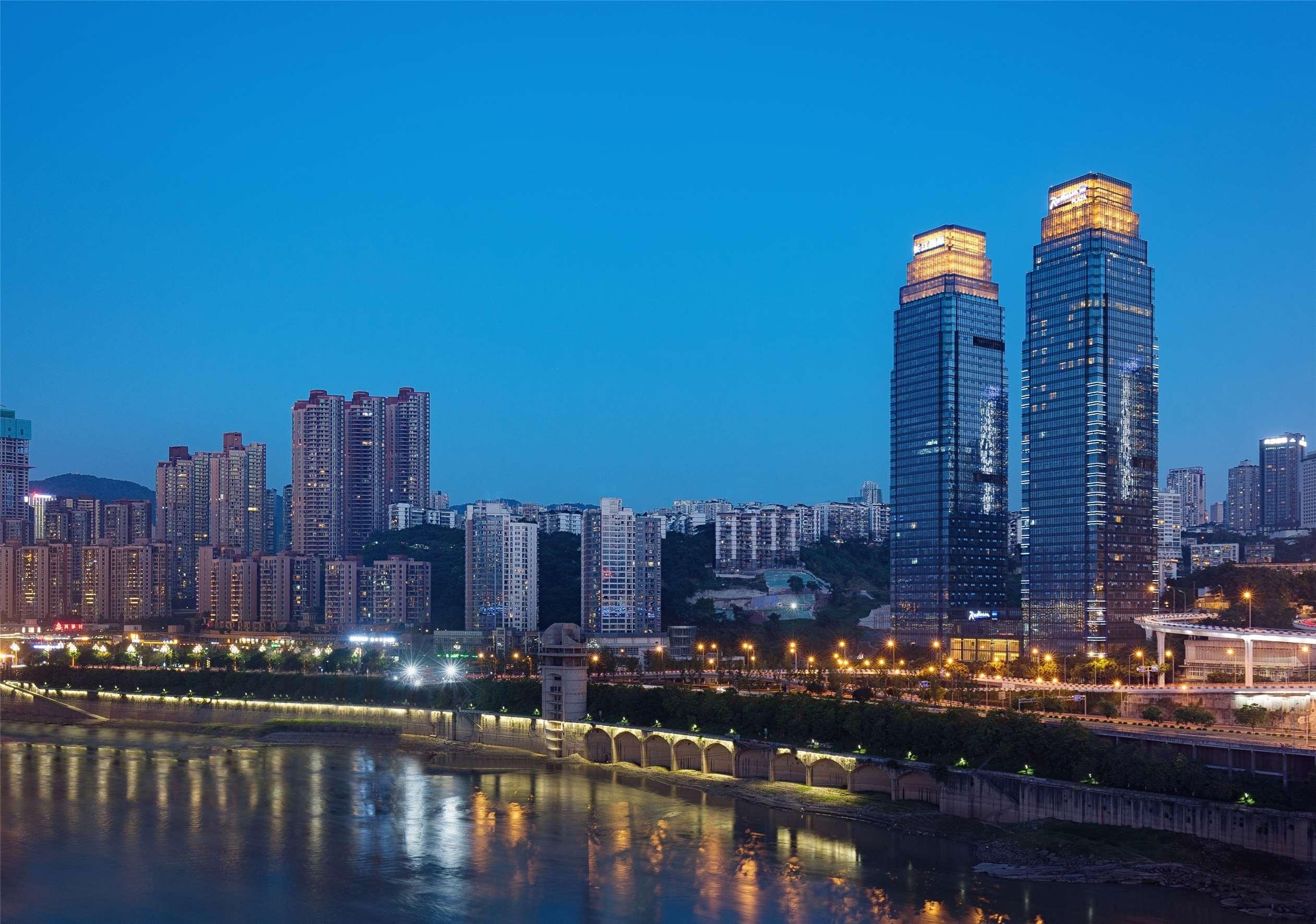 Radisson Blu Plaza Chongqing - Free 2 Bottle Of Local Beer Per Room During Stay ภายนอก รูปภาพ