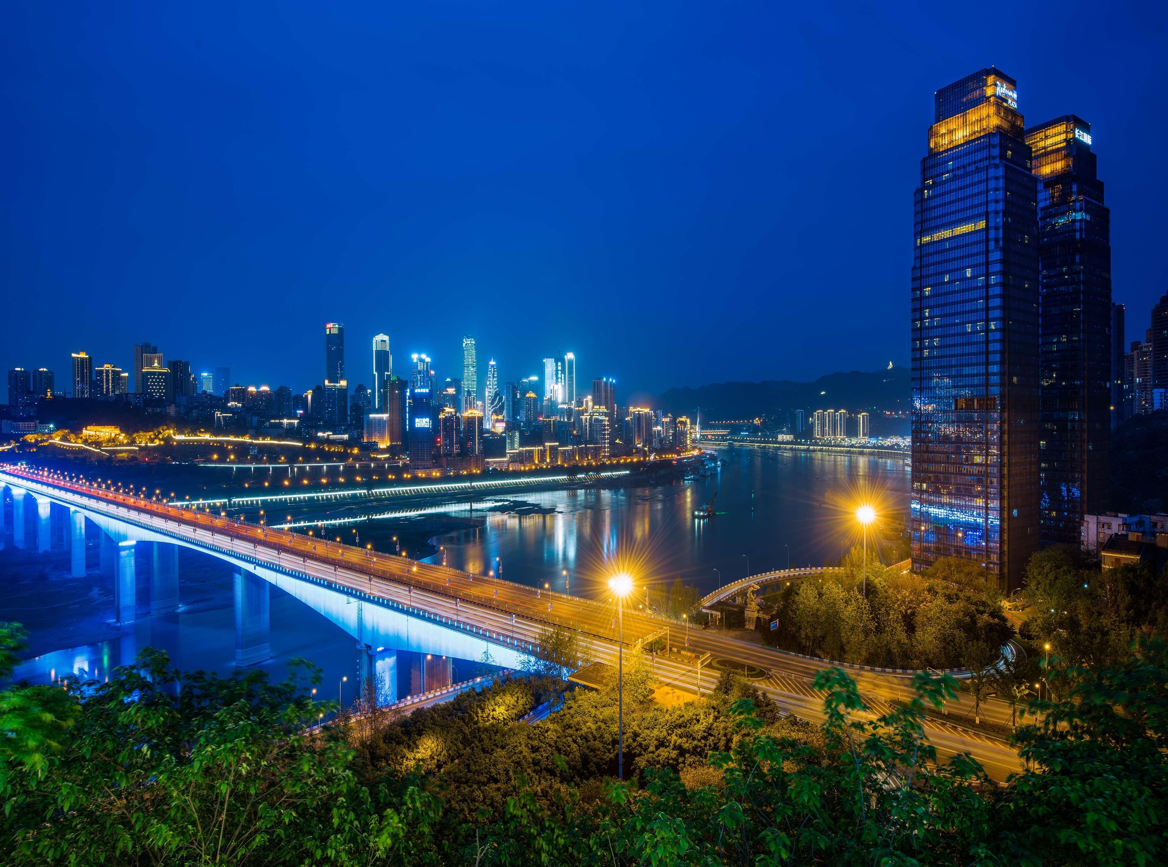Radisson Blu Plaza Chongqing - Free 2 Bottle Of Local Beer Per Room During Stay ภายนอก รูปภาพ
