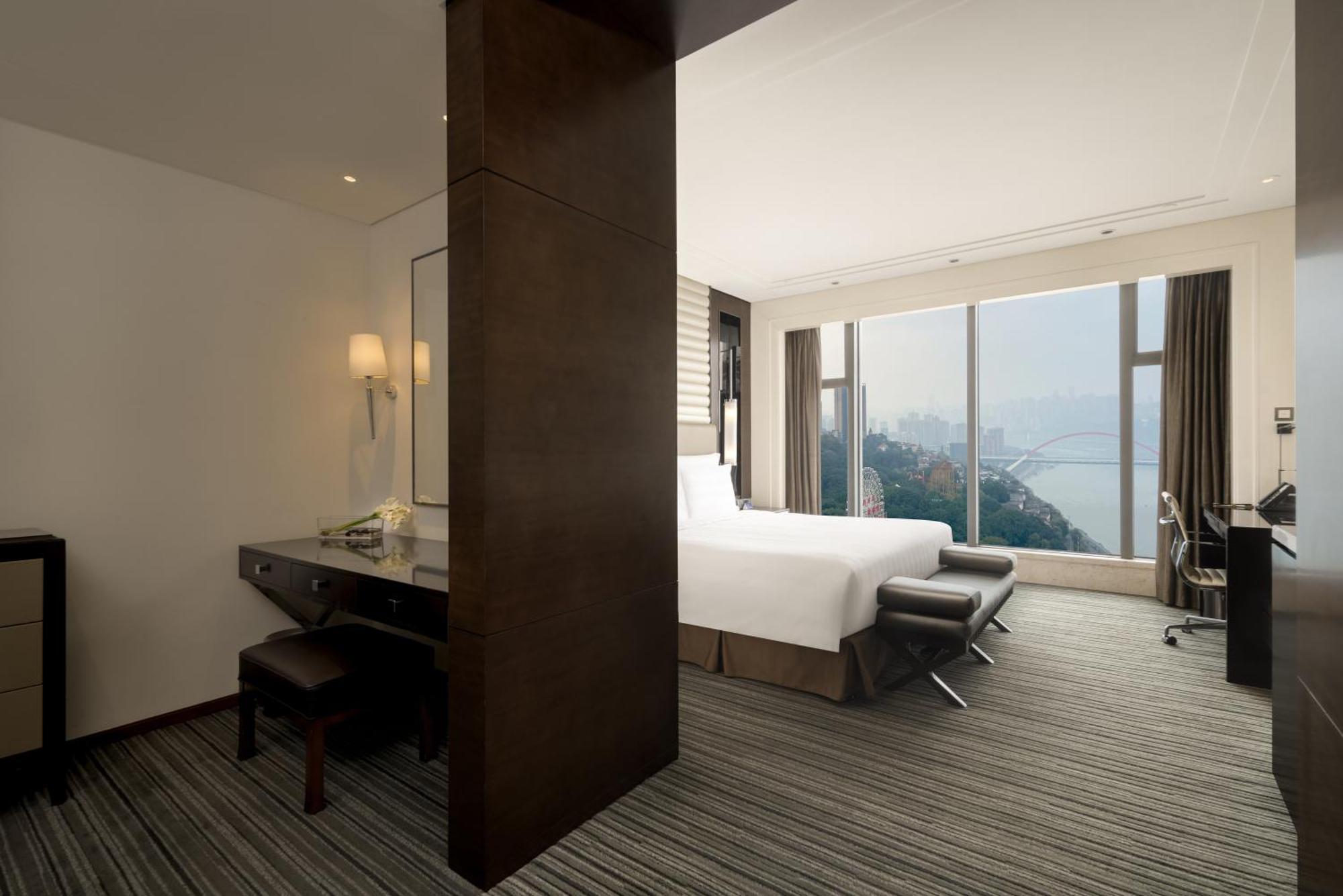 Radisson Blu Plaza Chongqing - Free 2 Bottle Of Local Beer Per Room During Stay ภายนอก รูปภาพ