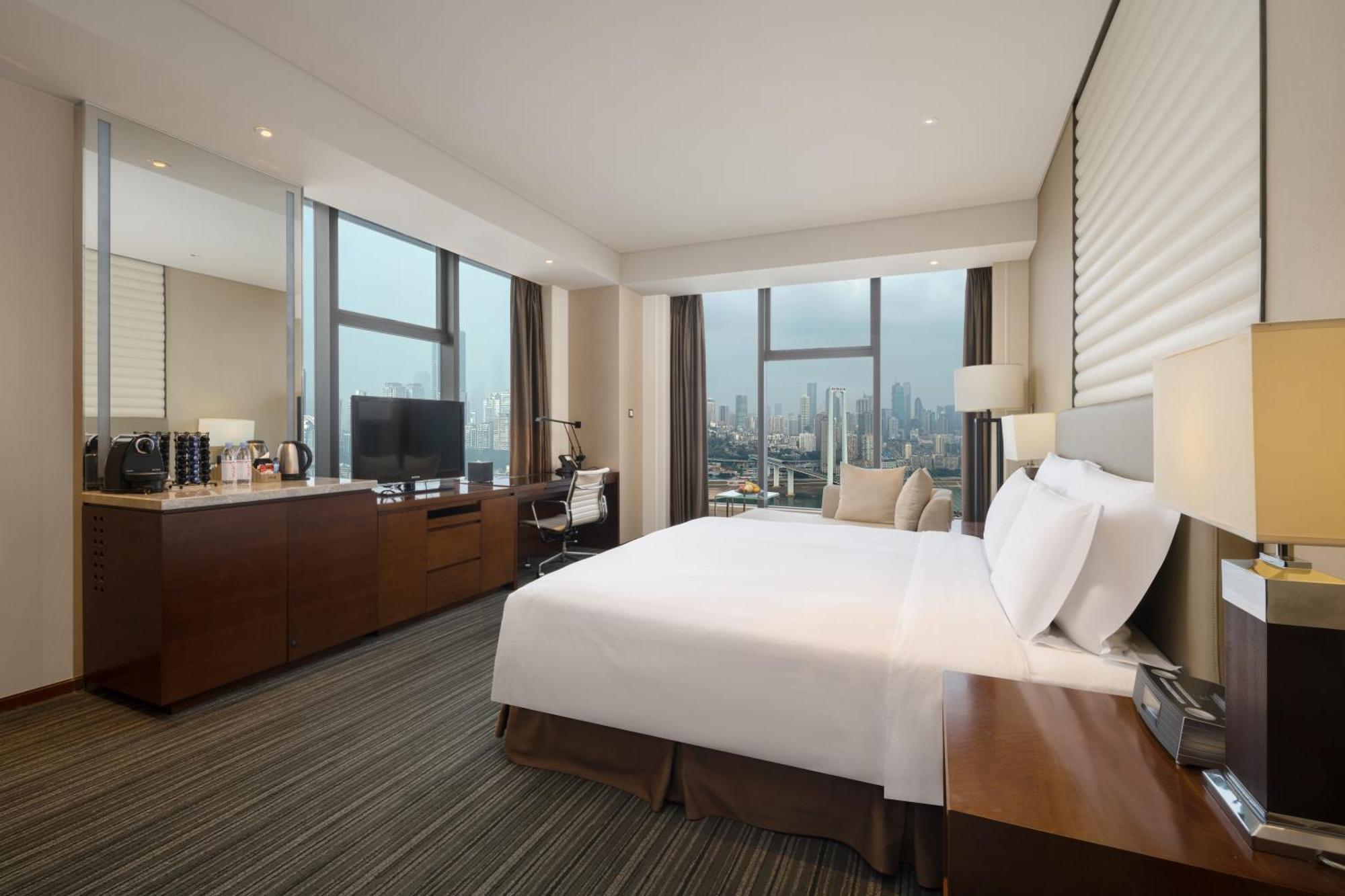 Radisson Blu Plaza Chongqing - Free 2 Bottle Of Local Beer Per Room During Stay ภายนอก รูปภาพ